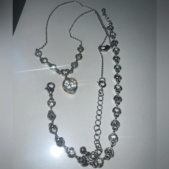 Avon Silver Heart Necklace and Bracelet Set - Picture 5 of 10